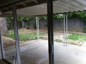 4913 Sky Pkwy in Sacramento, CA - Building Photo - Building Photo