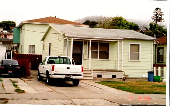 822 Commercia Ave in South San Francisco, CA - Building Photo