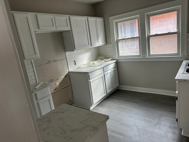 2964 Glendale St, Unit Upper in Detroit, MI - Building Photo - Building Photo
