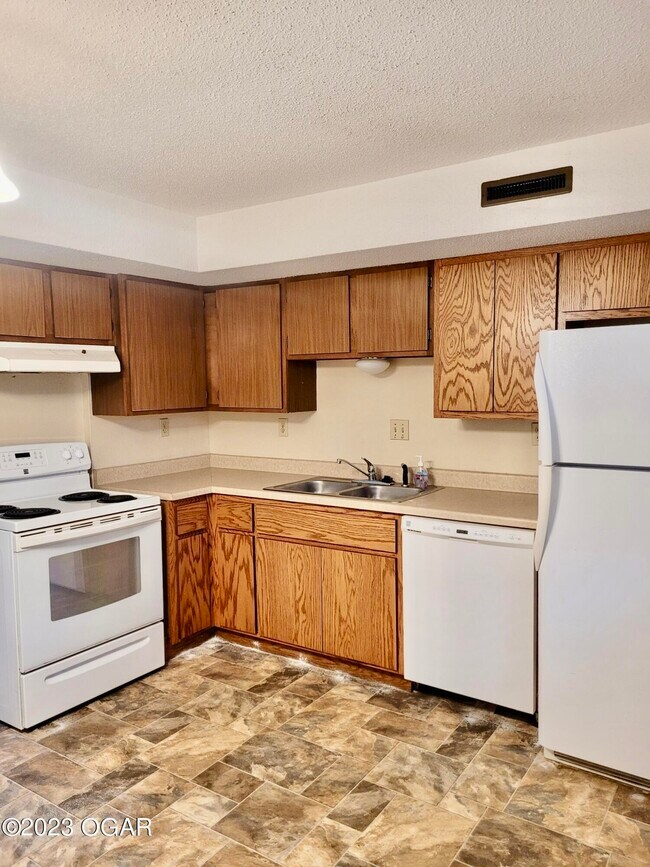 1820 N Ash StUnit A Rentals in Nevada, MO