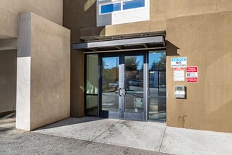 Courson Arts Colony - East in Palmdale, CA - Foto de edificio - Building Photo