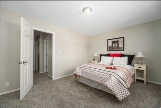 155 Delmar Ln in Newport News, VA - Building Photo - Building Photo
