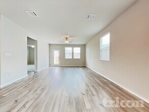 3524 Stride Ln in Georgetown, TX - Foto de edificio - Building Photo