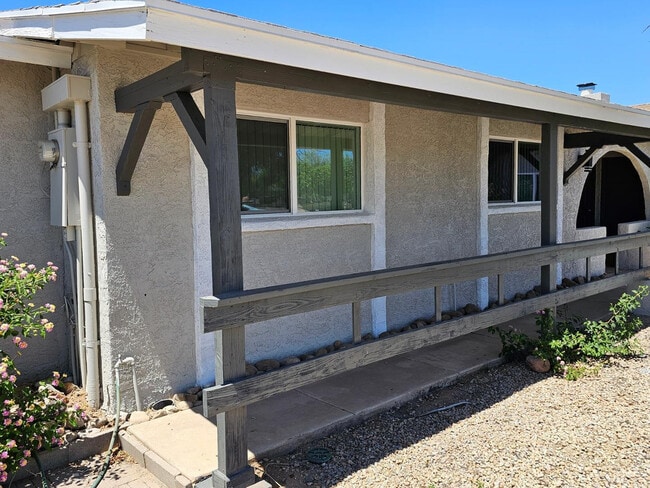 8702 W Pinnacle Peak Rd in Peoria, AZ - Building Photo - Building Photo