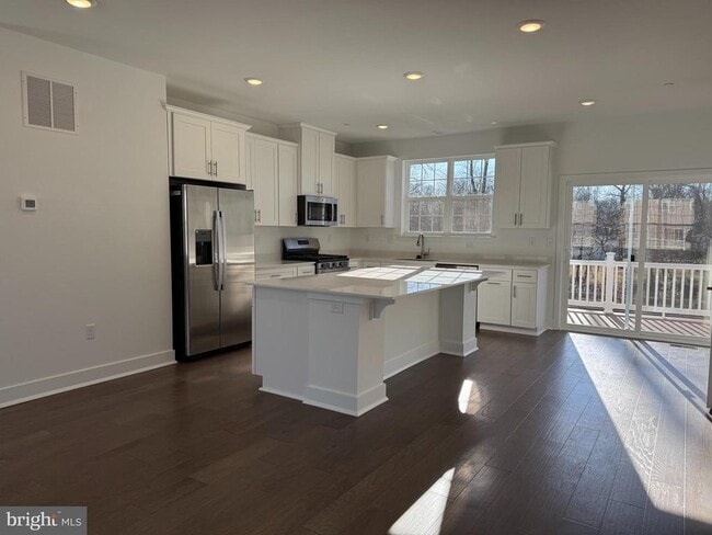 113 FRED CLARK Dr in Pennington, NJ - Building Photo - Building Photo