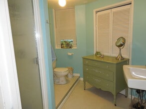 3211 N 9th St, Unit B in Tacoma, WA - Foto de edificio - Building Photo