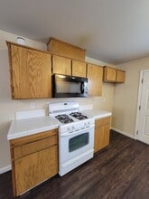 2313 W Lark Ave in Visalia, CA - Building Photo - Building Photo