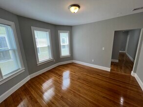 366 Highland Ave, Unit 3 in Somerville, MA - Building Photo - Building Photo