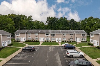 Fishkill Glen Condominiums in Fishkill, NY - Building Photo - Building Photo