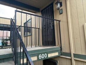 600 Del Verde Cir in Sacramento, CA - Building Photo - Building Photo