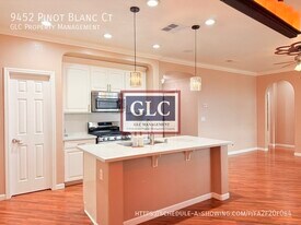 9452 Pinot Blanc Ct in Elk Grove, CA - Building Photo