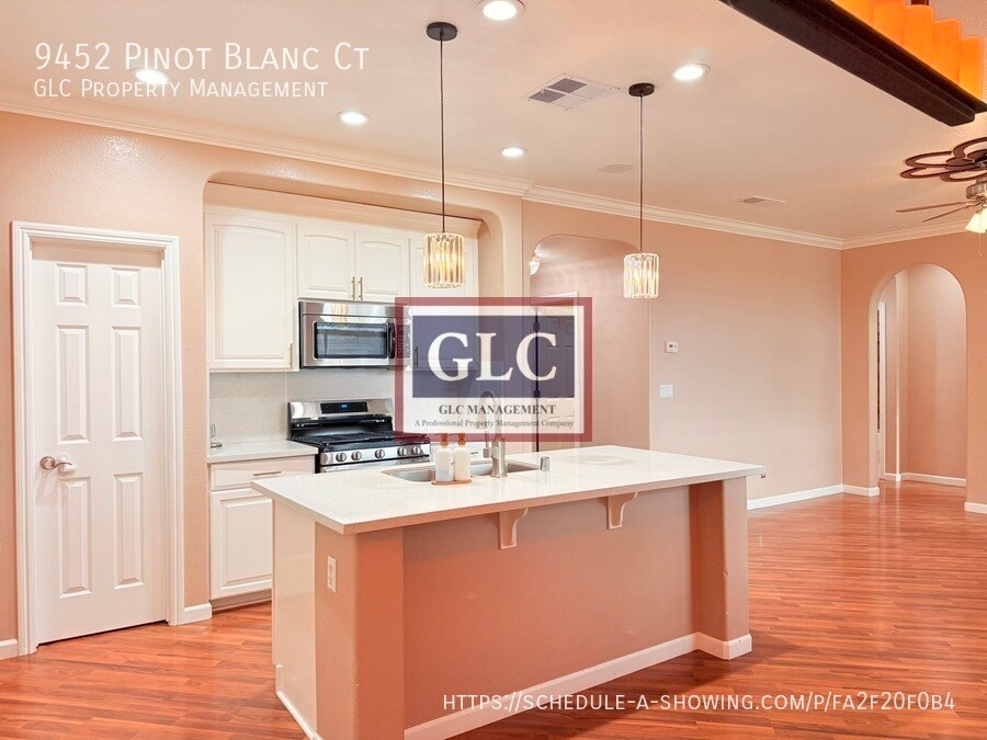 9452 Pinot Blanc Ct in Elk Grove, CA - Building Photo