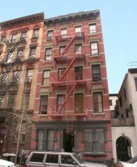 95 Perry St in New York, NY - Building Photo - Building Photo