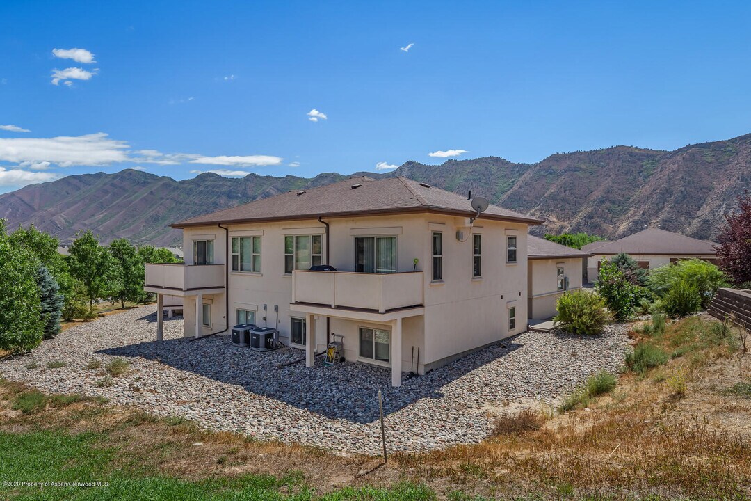 108 Castle Ridge Dr in New Castle, CO - Building Photo