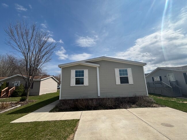 property at 312 Scarlet Oak Ln