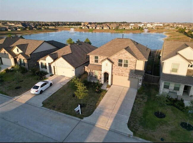 property at 4822 Chestnut Valley Ln