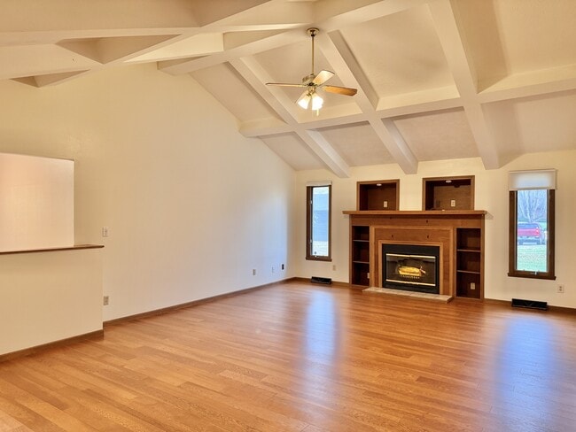 9807 Double Ditch Cir in Roscoe, IL - Building Photo - Building Photo