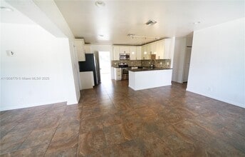 2300 SW 42nd Terrace in Fort Lauderdale, FL - Building Photo - Building Photo