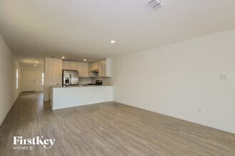 1222 Kiskadee Wy in San Antonio, TX - Foto de edificio - Building Photo