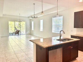 2921 Trustee Ave in Sarasota, FL - Building Photo - Building Photo