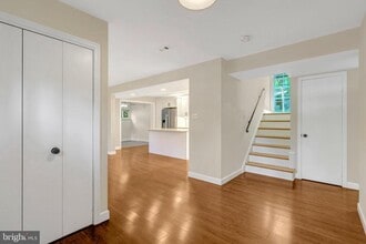 6805 Reynard Dr in Springfield, VA - Building Photo - Building Photo