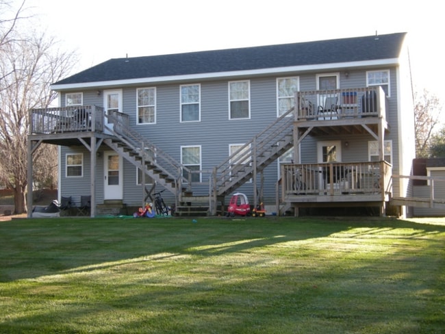 521 Bay Rd in Colchester, VT - Building Photo - Building Photo