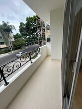 1608 S Bentley Ave in Los Angeles, CA - Building Photo - Building Photo