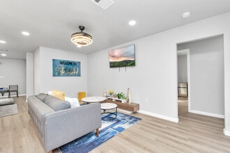 5107 Cortelyou Ln in Houston, TX - Building Photo - Building Photo