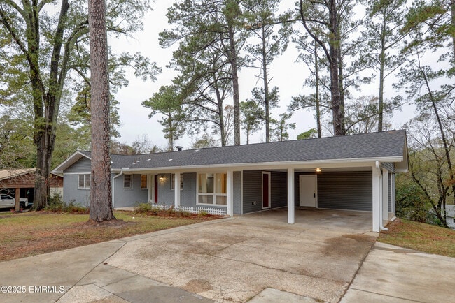 1390 N Hills St in Meridian, MS - Building Photo - Building Photo