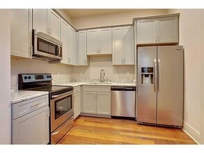 713 St Ann St. in New Orleans, LA - Foto de edificio - Building Photo