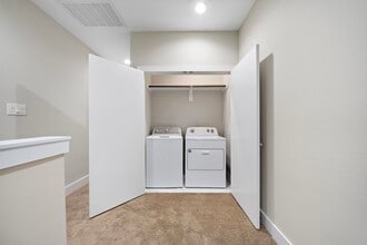 8670 Easthaven Blvd in Houston, TX - Building Photo - Building Photo