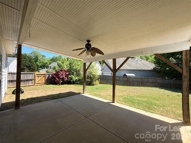 2140 Pineapple Ct in Matthews, NC - Building Photo - Building Photo