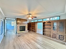 965 Weems Chapel Rd in Mosheim, TN - Building Photo