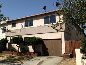 1577 Pine Ave in Long Beach, CA - Building Photo - Building Photo