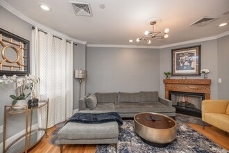 97 E Brookline St in Boston, MA - Building Photo - Building Photo