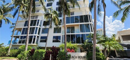 20 Seagate Dr in Naples, FL - Foto de edificio - Building Photo