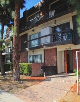 21219 Roscoe Blvd, Unit Unit 208 in Los Angeles, CA - Building Photo