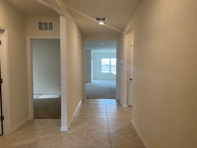 812 Sky Hvn Wy in New Smyrna Beach, FL - Building Photo - Building Photo