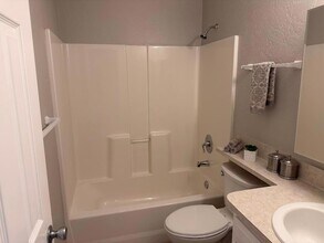 125 SE Millwood Terrace in Stuart, FL - Foto de edificio - Building Photo