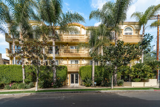 Residential Condominium in Los Angeles, CA - Building Photo - Building Photo