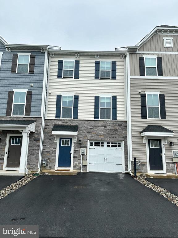 property at 463 Paperbark Sq