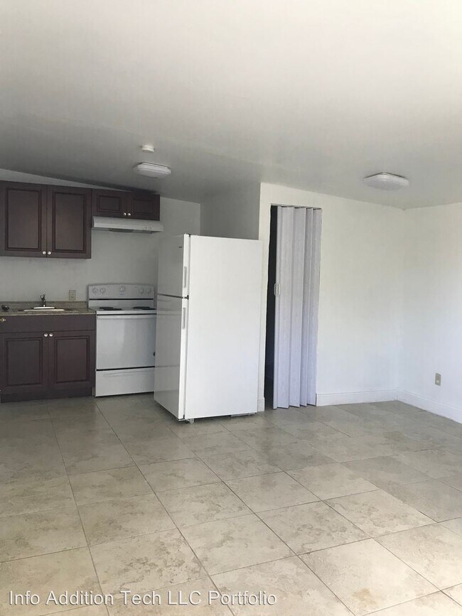 10718 SW Sandalfoot Blvd in Boca Raton, FL - Building Photo - Building Photo