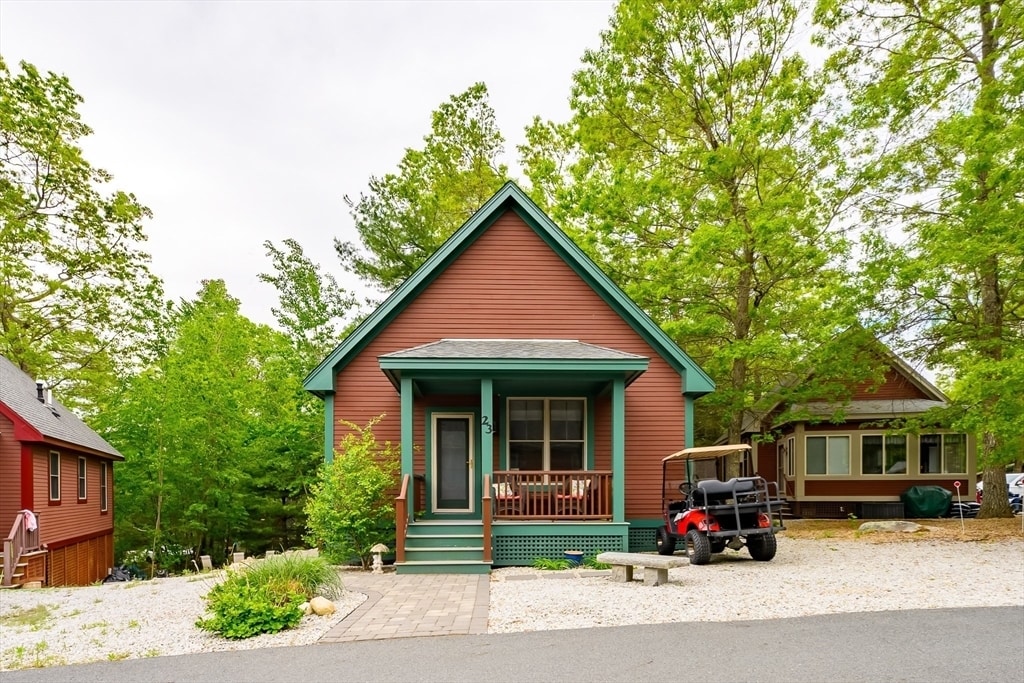23 Fox Run in Westford, MA - Building Photo