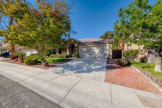2401 Flower Spring St in Las Vegas, NV - Building Photo - Building Photo