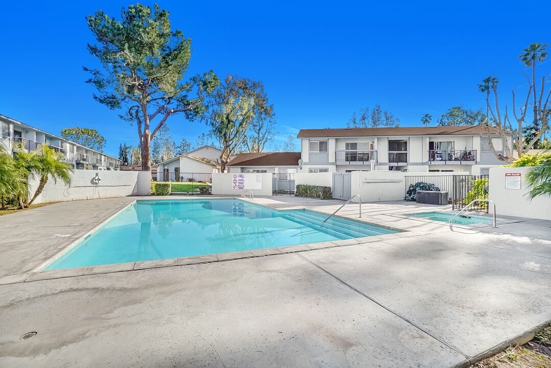 Las Casitas Apartments - Redlands, CA in Redlands, CA - Building Photo