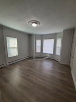 3 Smithfield Ave in Pawtucket, RI - Building Photo
