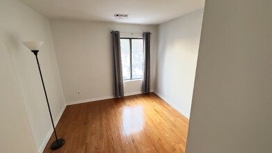 2815 Lee Oaks Ct in Falls Church, VA - Foto de edificio - Building Photo