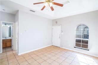 604 Buena Vista Dr, Unit E in Weslaco, TX - Building Photo - Building Photo