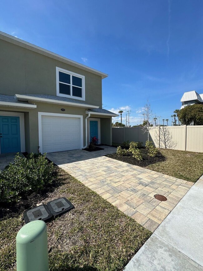 property at 950 Paddleboard Ct