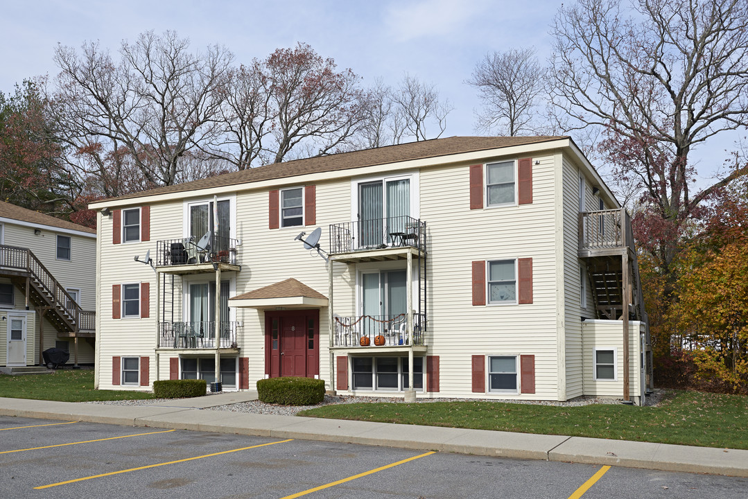 Countryside Terrace in Attleboro, MA - Foto de edificio